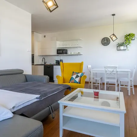 Urban Chic By Bookinghost *