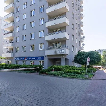 Urban Chic By Bookinghost