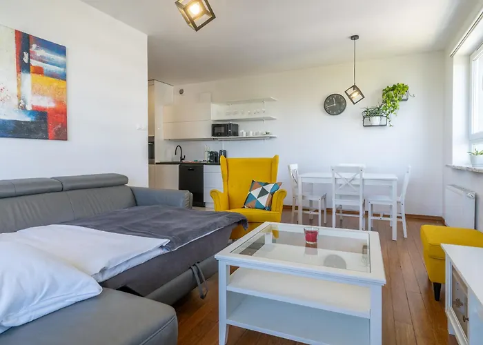 Urban Chic By Bookinghost *